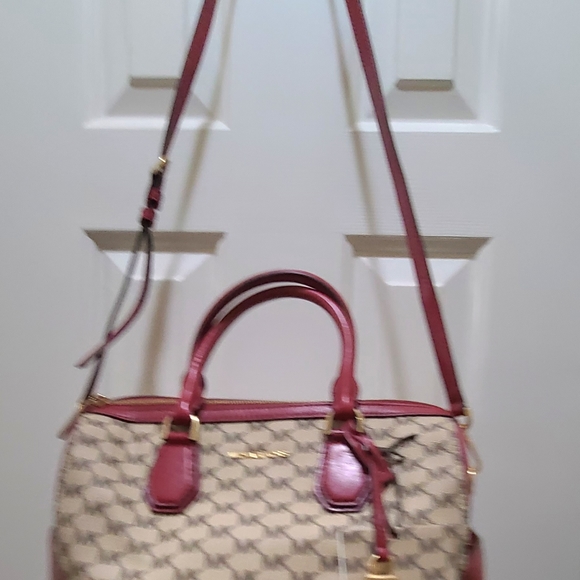 Michael Kors Purs Studio Mercer Medium Heritage Logo Duffel in Natural WineRed. - Picture 11 of 14